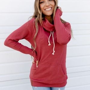 Ampersand Ave cowl neck in Scarlett colour XL